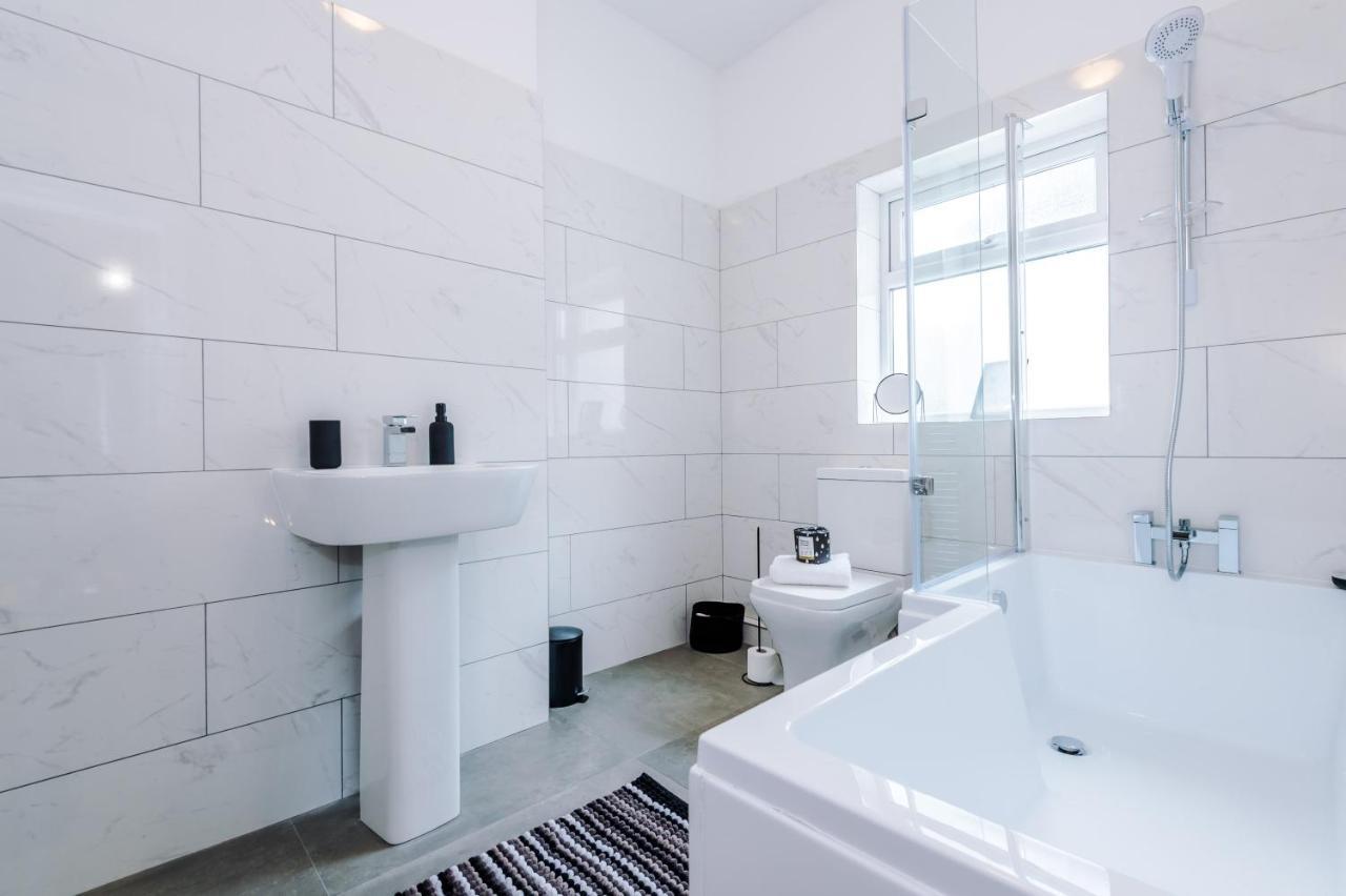 3 Bed Property, Upto 8 Guests Near City Centre Manchester Ngoại thất bức ảnh